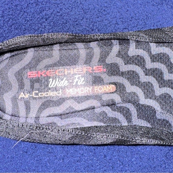 Skechers Scallop Collar Textured Black Slip-Ons N w/o Tags Size 9 - Picture 7 of 8